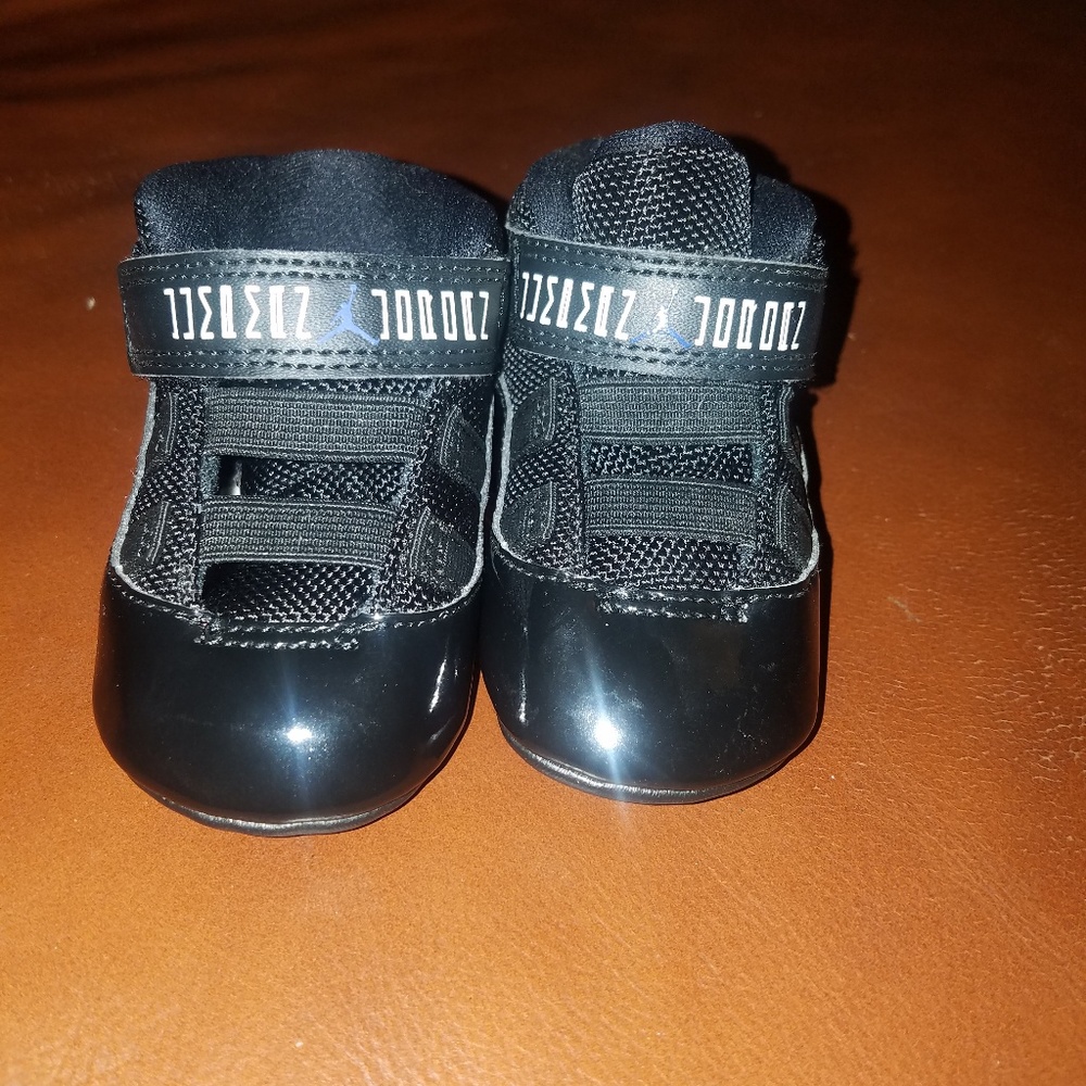 Infant Jordan sneakers sz3